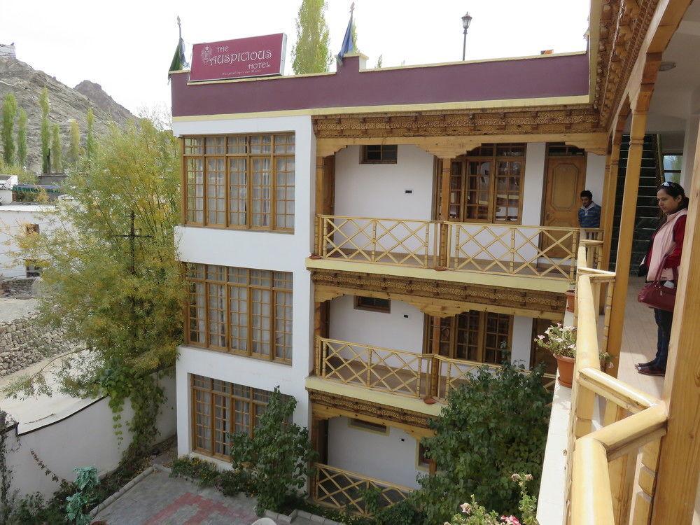 The Auspicious Hotel Leh Eksteriør bilde